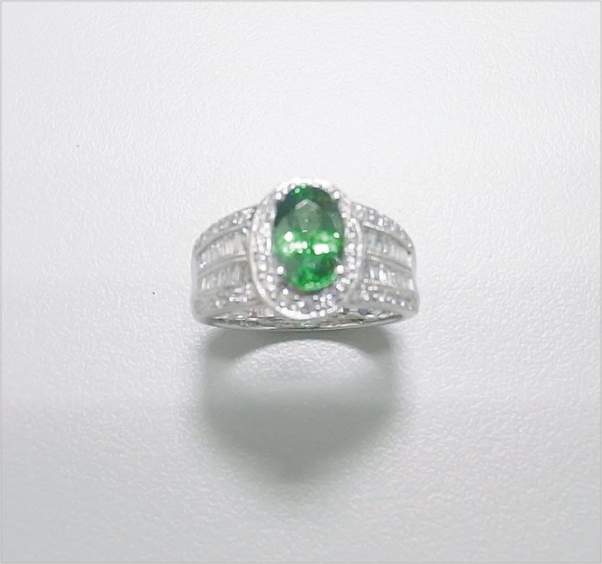 Natural Grossularite Garnet - Tsavorite 天然鈣鋁榴石 - 沙弗萊石