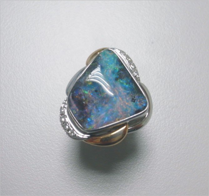 Natural Boulder Opal 天然礫背蛋白石
