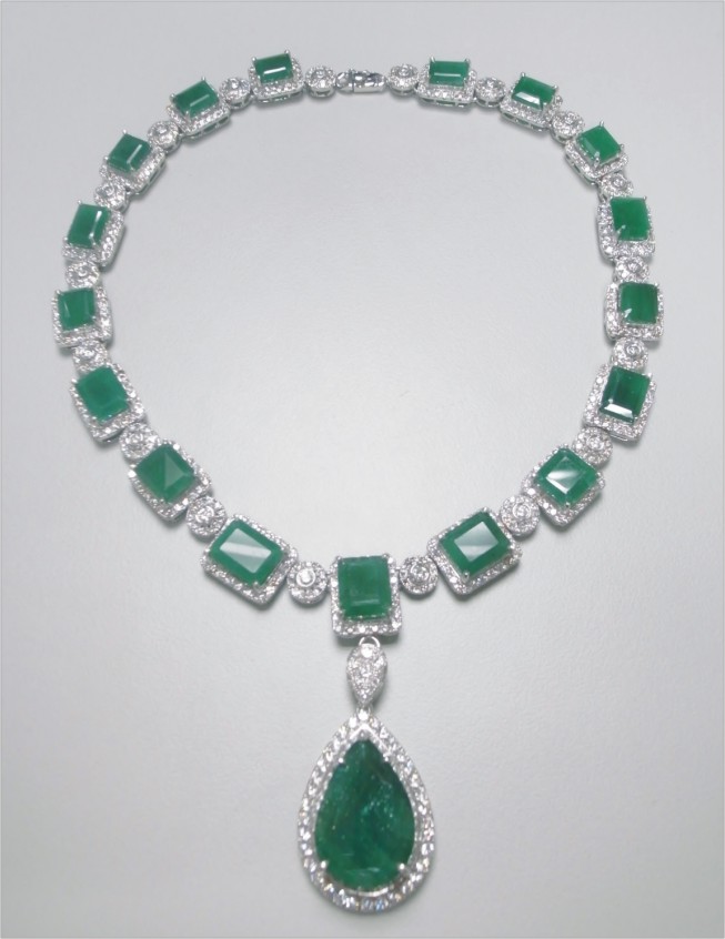 Natural Ruby 天然祖母綠