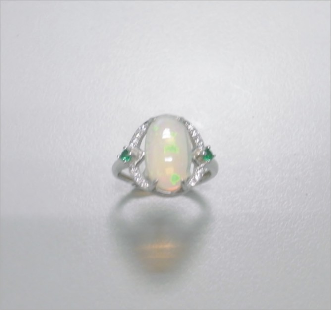 Natural Opal 天然蛋白石