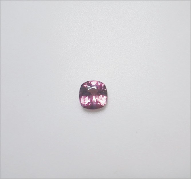 Natural Orangy Pink Sapphire"Natural padparadscha" 天然粉紅橙色藍寶石