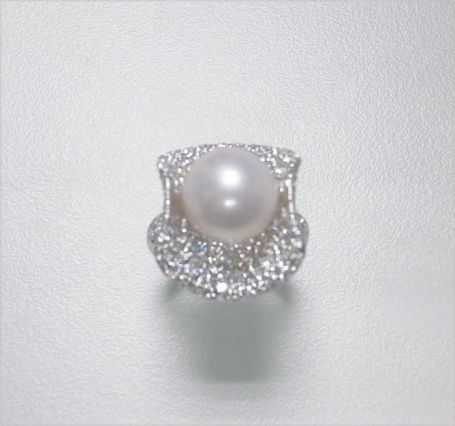 Cultured South-Sea White Pearl 南洋白色珍珠