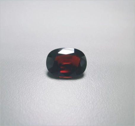 Natural Almandite Garnet   天然鐵鋁榴石