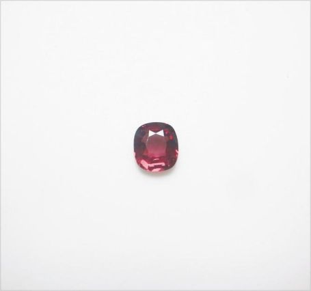 Natural Pyrope Garnet  天然鎂鋁榴石